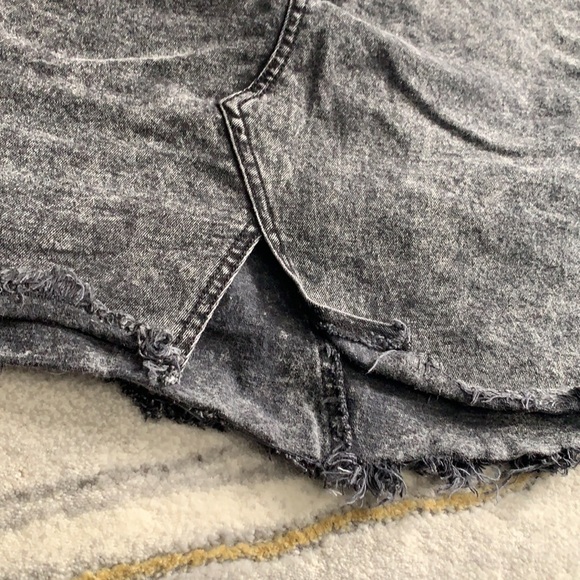 💥$11 — Black Jean Mini Shirt Fashion Nova Plus Size - Picture 3 of 5